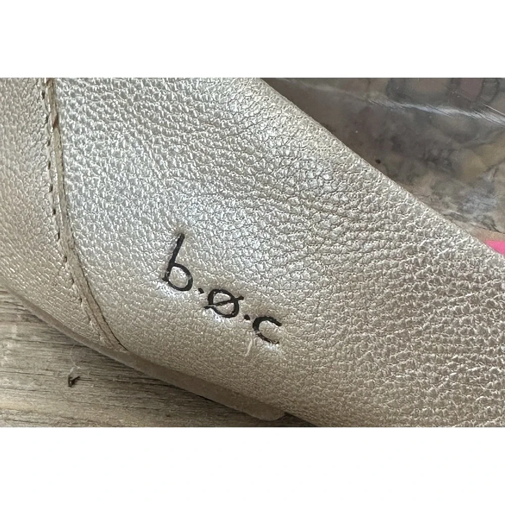 B.O.C. Born Emalia Flower Flats Women 7.5 Gold Excellent